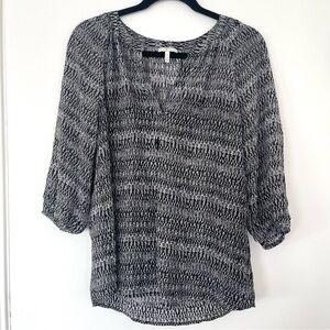 Joie 100% Silk Black & White 3/4 Sleeve‎ Blouse Women's Size XS Office Workwear
